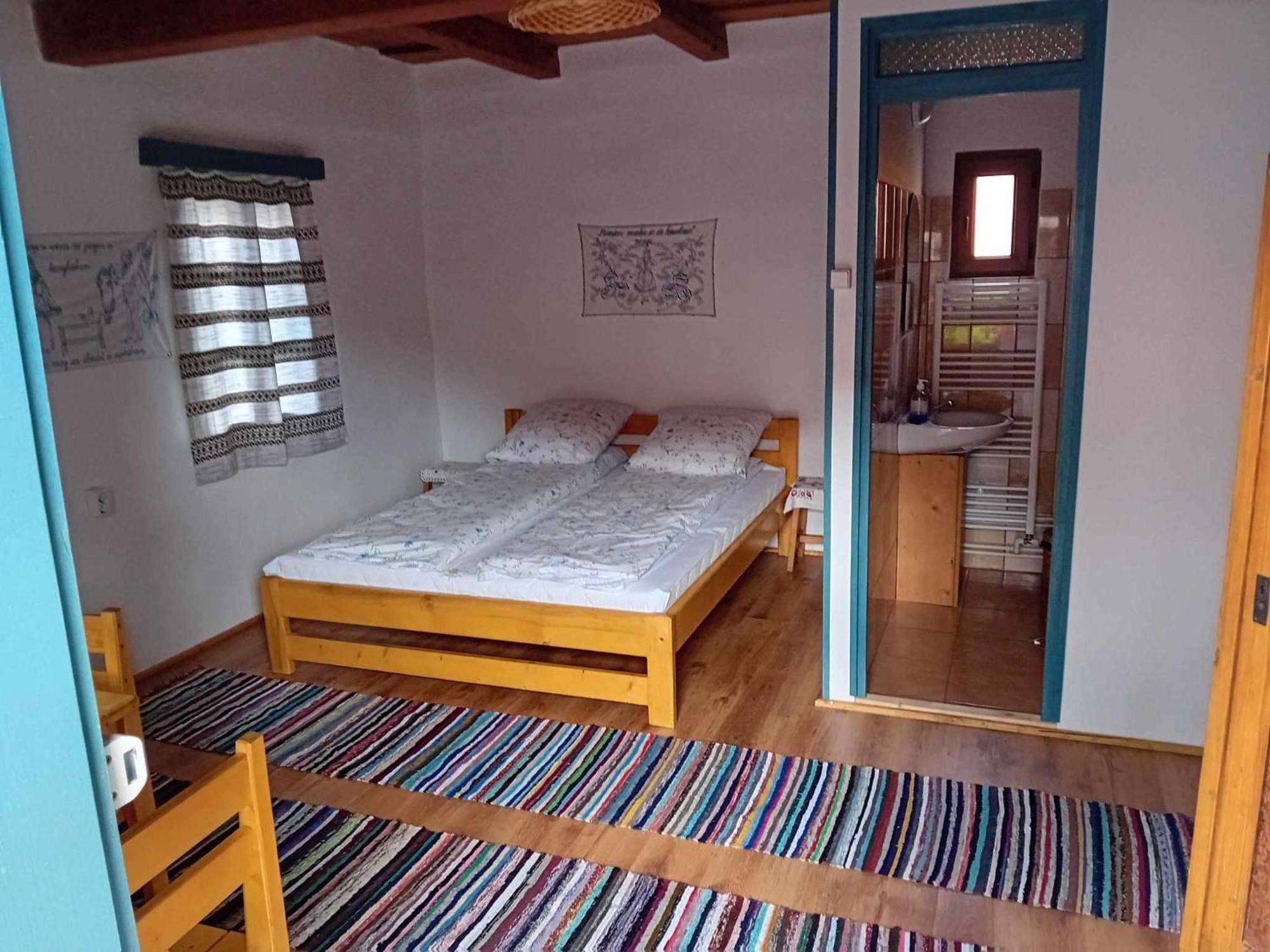 Biro Vendeghaz Hotel Sarateni ภายนอก รูปภาพ
